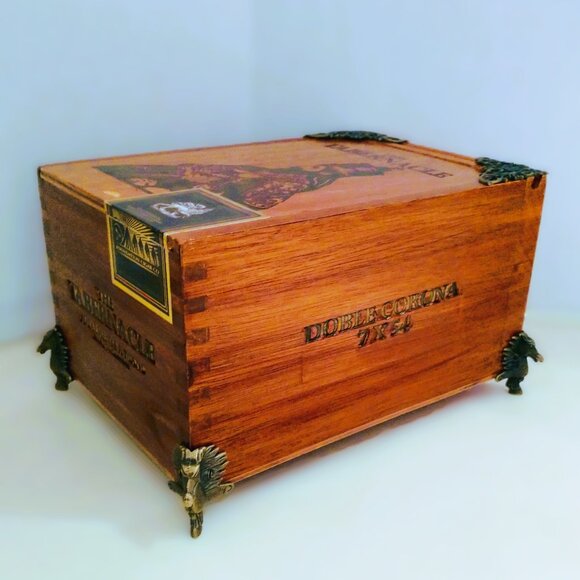 Suenos de Saundra Upcycled, Tabernacle Cedar Cigar Box, Decor/ Storage - Picture 3 of 10